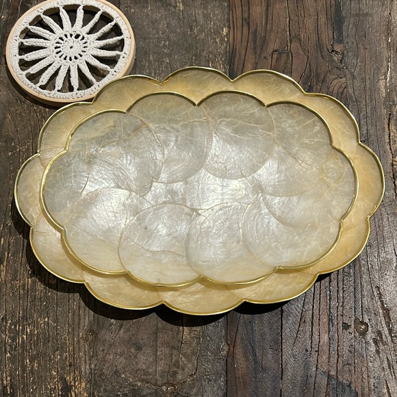 VINTAGE Capiz shell decorative trays with gold rim - Picture 1 of 9